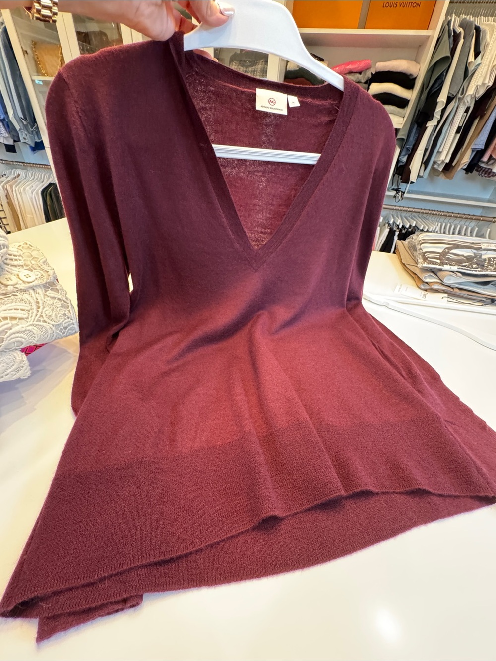 Ag Adriano Goldschmied Plum V-Neck 💯 cashmere Sweater